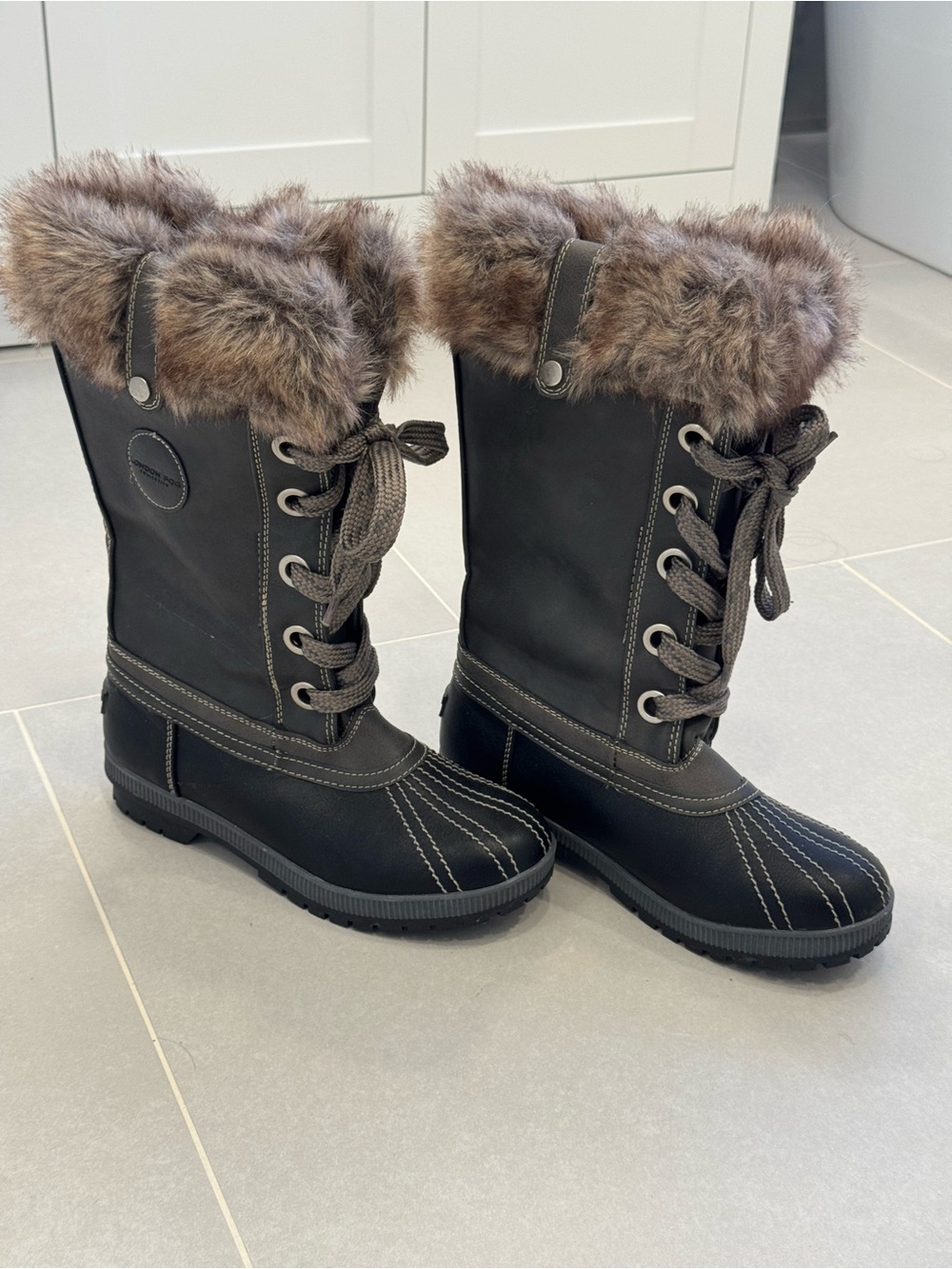 London Fog Boots with Fur Size 9